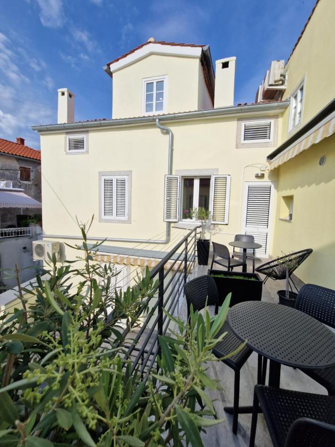 Apartment And Room Marija Крк Экстерьер фото