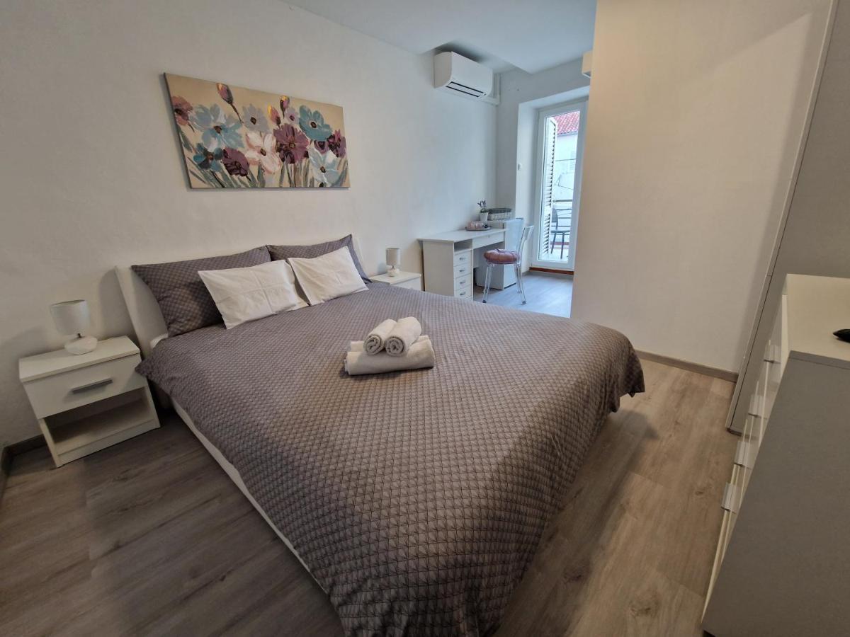 Apartment And Room Marija Крк Экстерьер фото